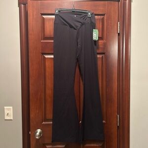 NWT -UEU Black Nylon Spandex Yoga Flare Pants size M